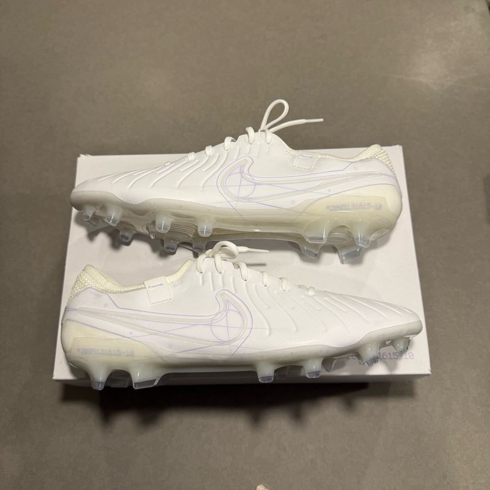Nike Tiempo Legend 10 Soccer Cleats